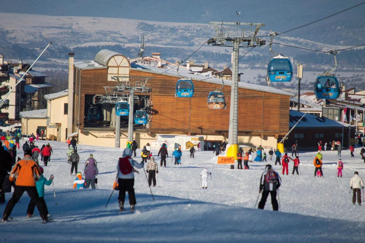 Skiing, Walking, Enjoying In Mountains بانسكو المظهر الخارجي الصورة